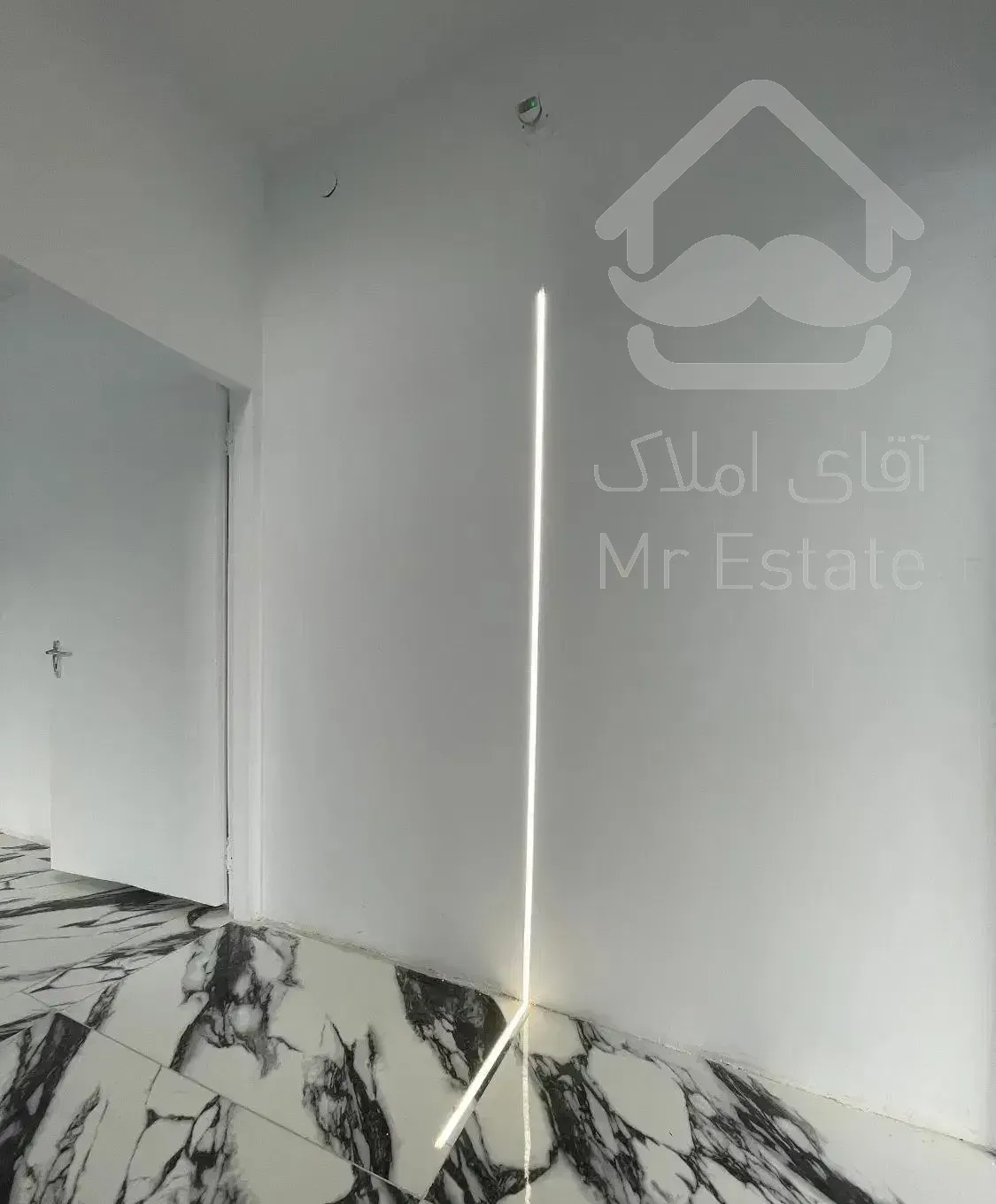 ظفر ۱۱۰متر بنای اداری مستقلاتی+حیاط و بام اختصاصی