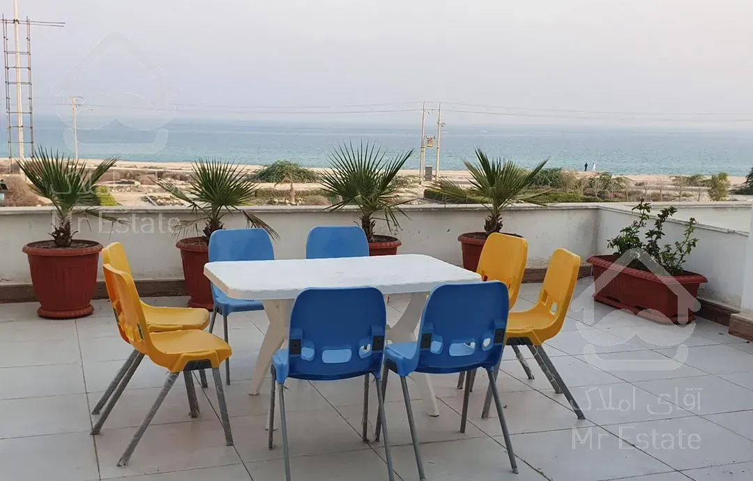 ویلا  3 خواب      لب   دریا