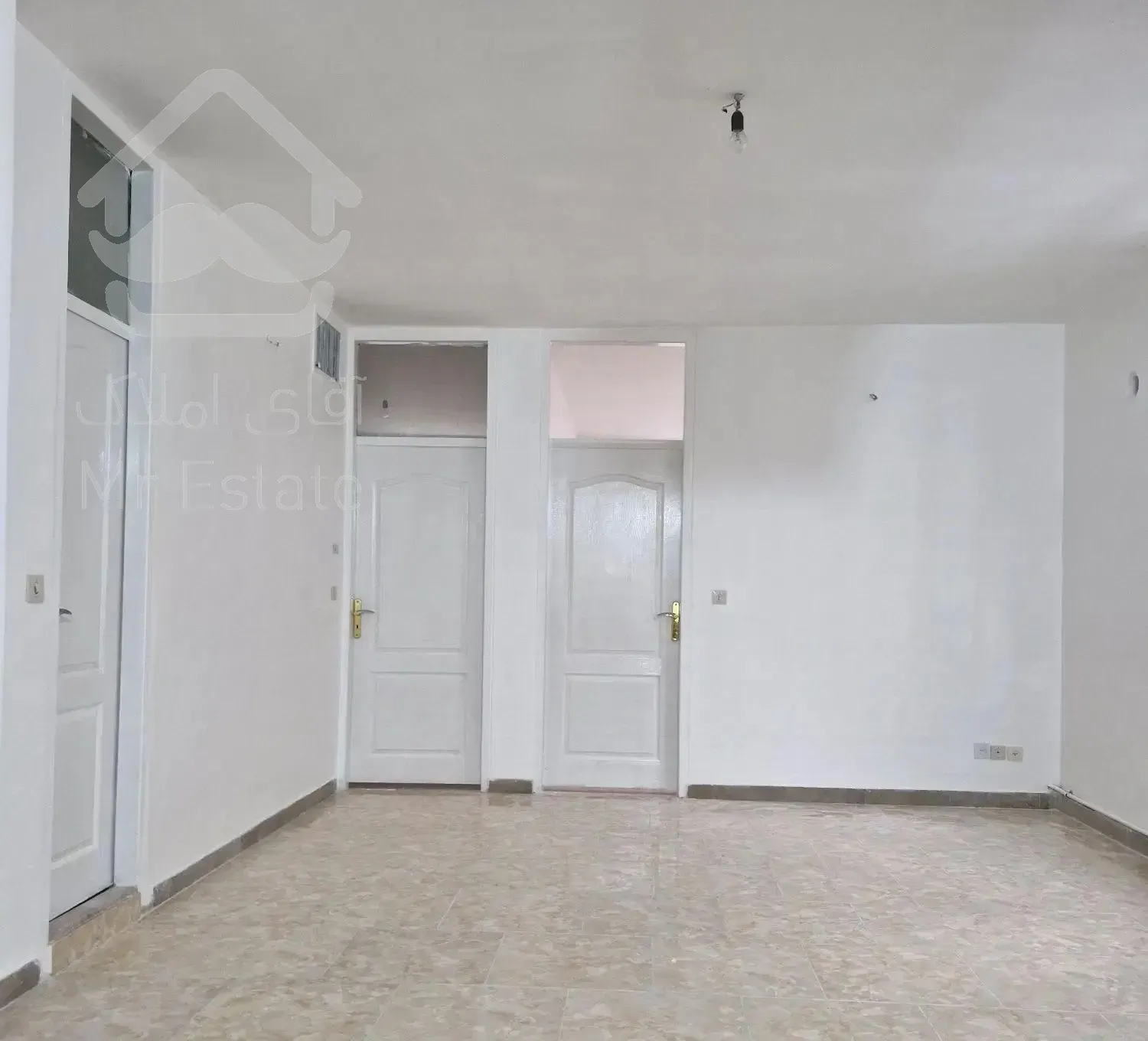 رهن و اجاره آپارتمان 70 متری دو خواب بازسازی شده