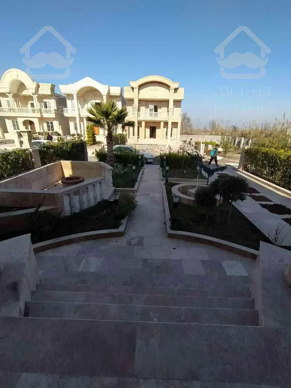 فروش ویلا ۳۰۰متری