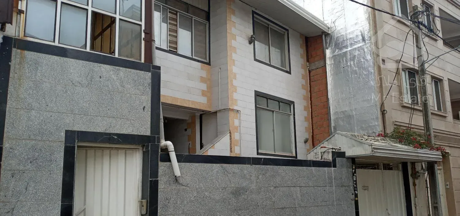 واحد مستقل ۹۲ متری میدان عبوری