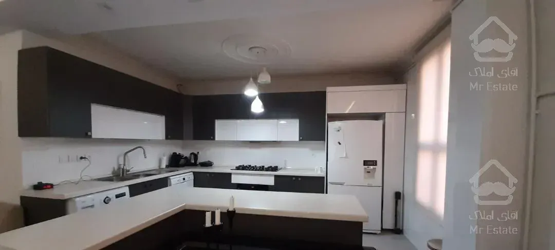 آپارتمان ۱۰۴ متری دوخوابه، خوش نقشه و رو به آفتاب