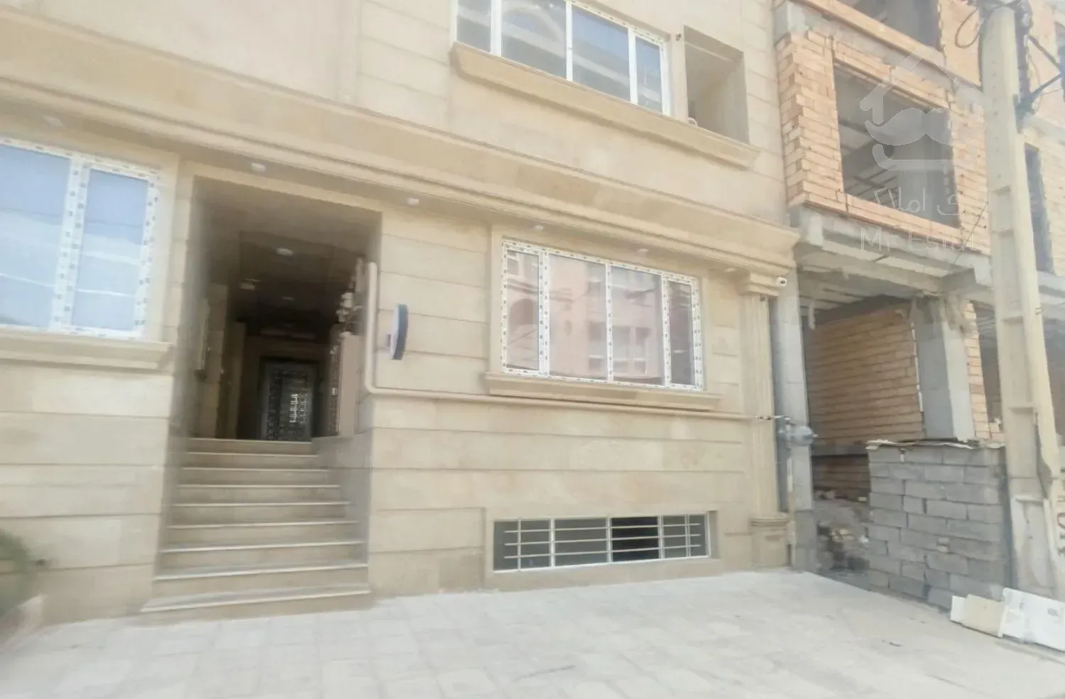 فروش آپارتمان ۱۴۰ متری ۳ خوابه کشوری پیام 1