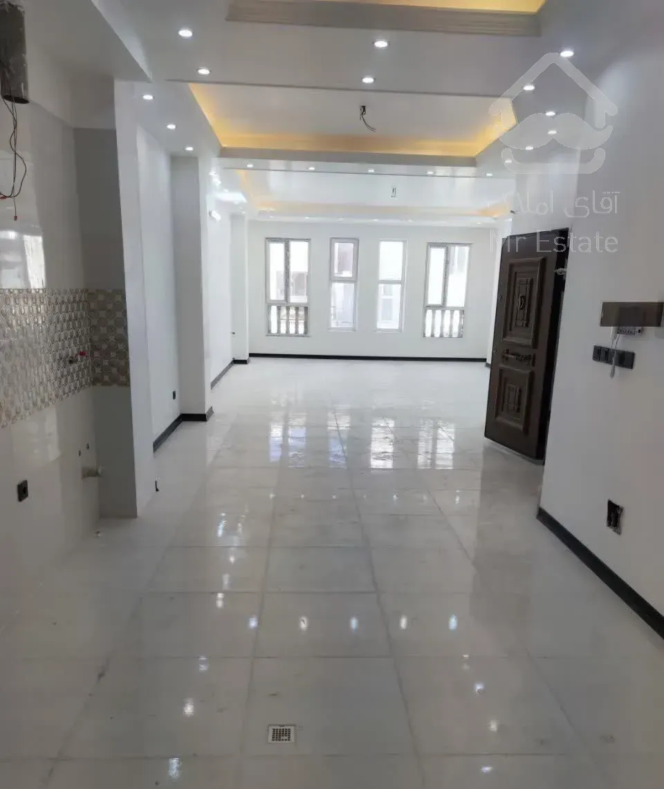 آپارتمان تک واحدی،جنوبی،نما رومی،شرایط