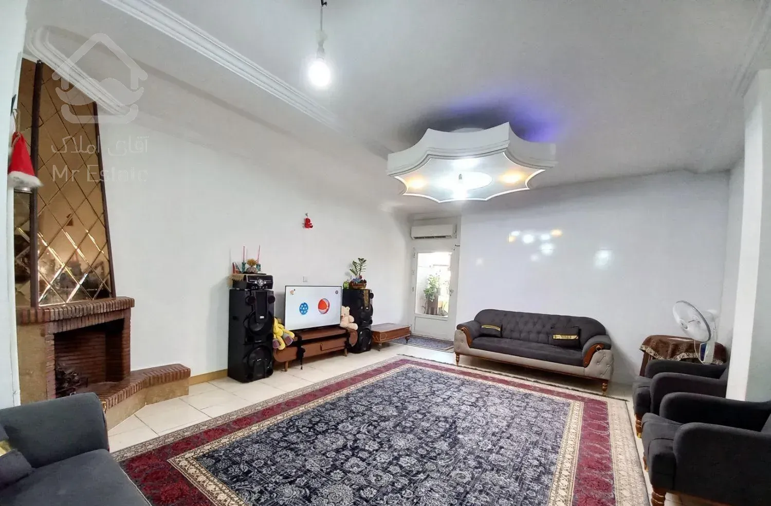 فروش واحد ۹۲ متری ۶ واحدی طبقه دوم ( مرکز شهر )