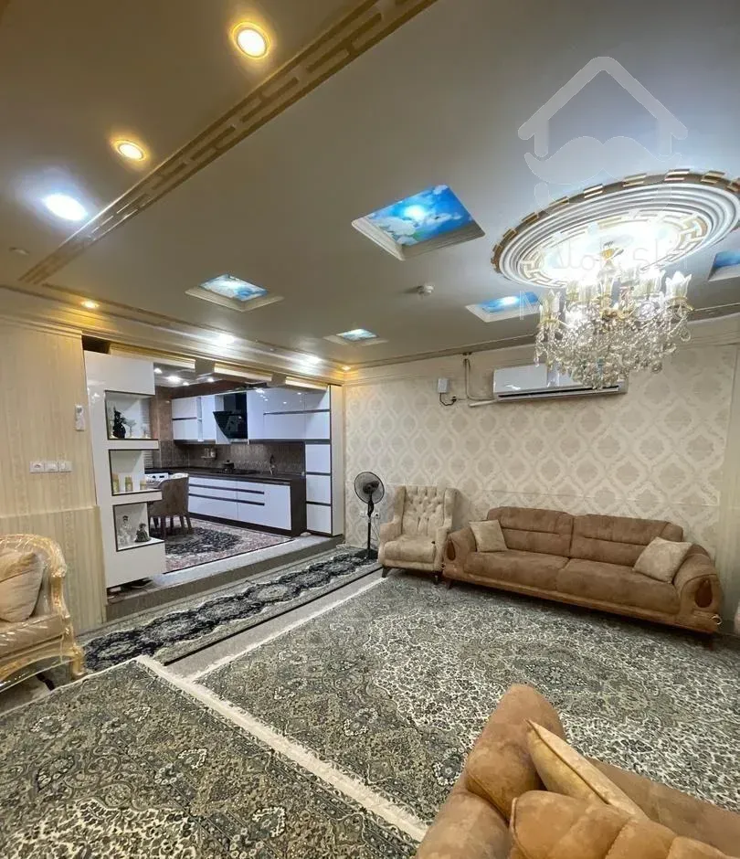 تک واحدی طبقه اول خ روبه رو بیمارستان بهشتی