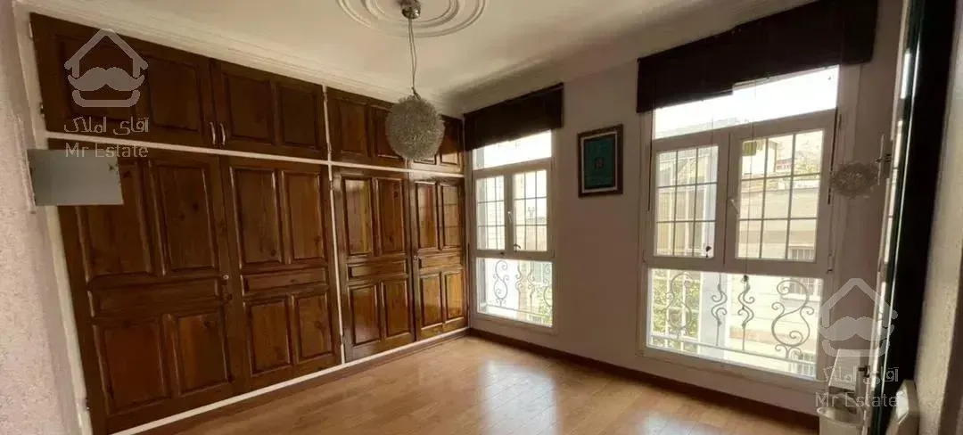 ۲۴۵ متر/ ۵ اتاق/۳ پارکینگ مجاور هم