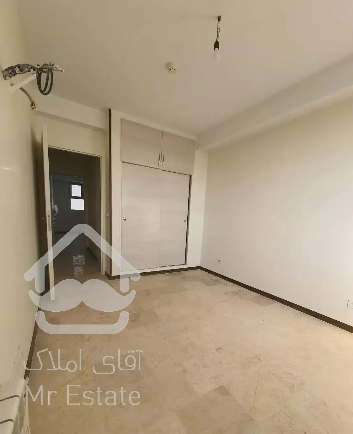 شیخ بهایی جنوبی ،  والفجر ( ایران شناسی) ۱۱۱ متر