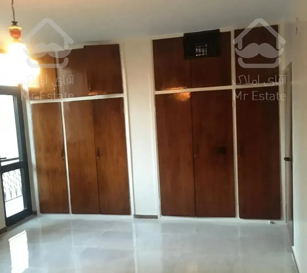 گیشا ۱۸۵ متر ۳ خواب ۱۵ ساله