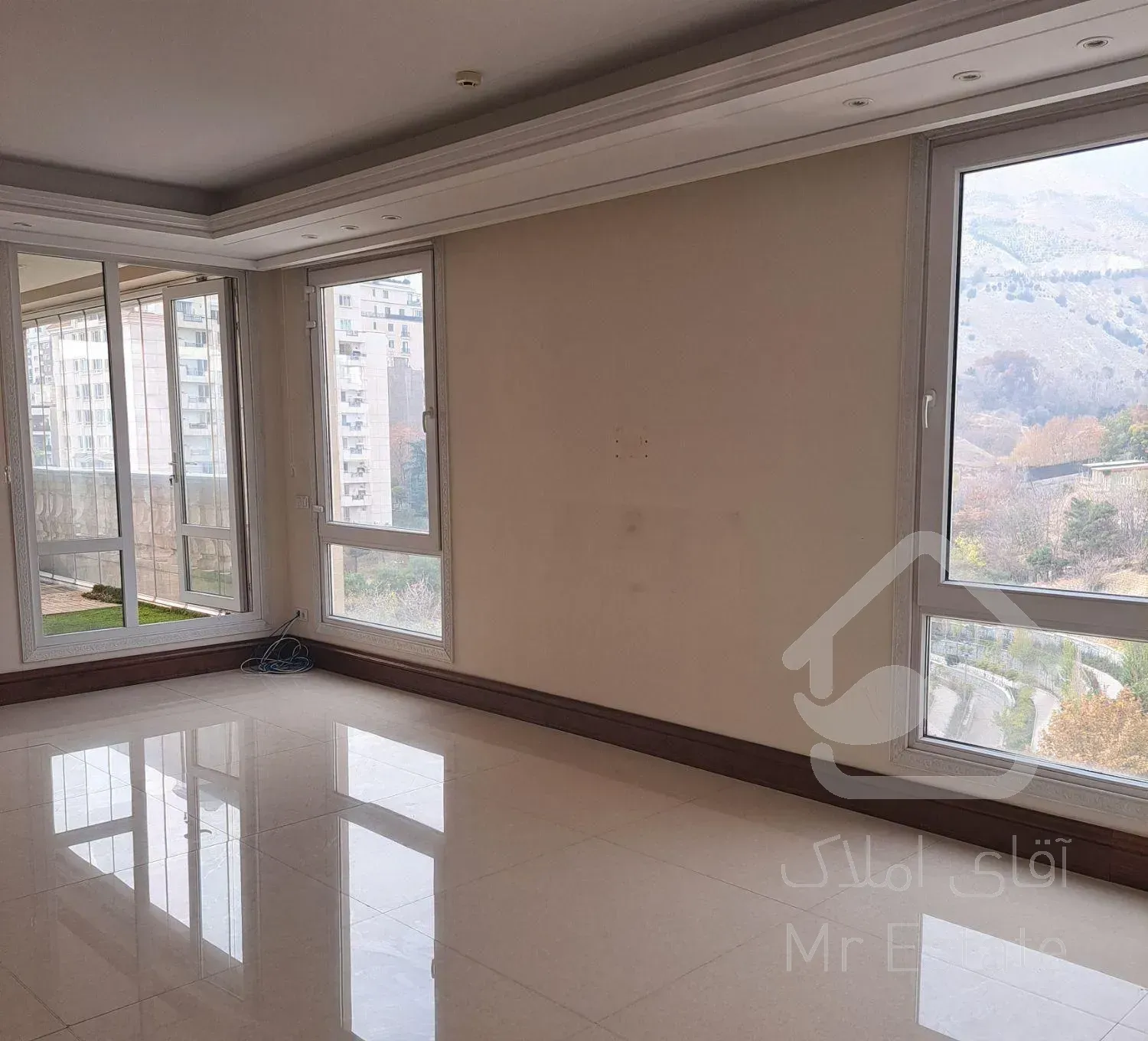 ۳۰۰ متر ۳خواب ۵۰ متر تراس ولنجک ویو ابدی