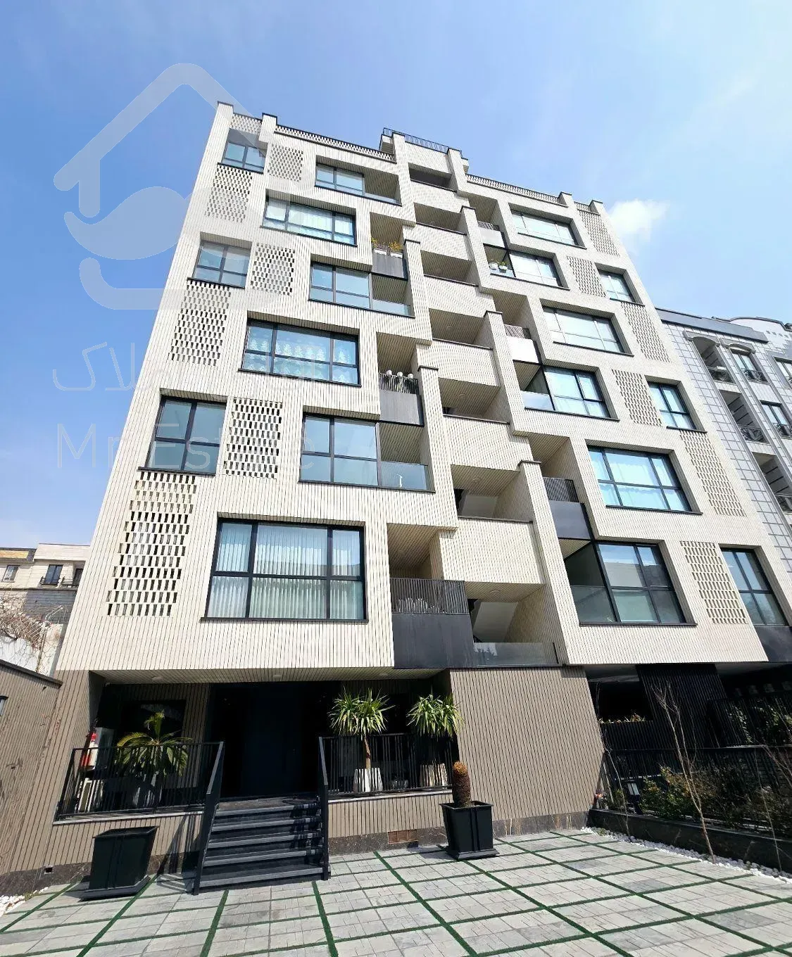 150متر نوساز 2 پارکینگ آگهی واقعی قابل تهاتر