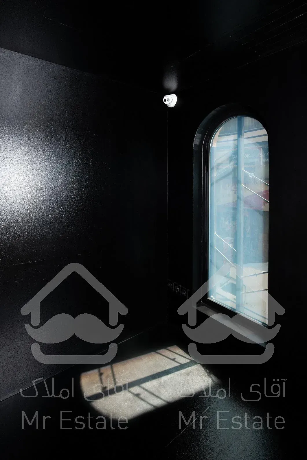 150 متر تجاری دارای 300متر انبار