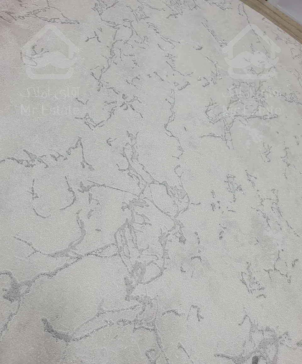 پارکت متری130تومن کاغذدیواری رولی140تومن اقسا طی