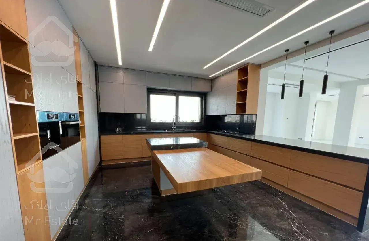 320 متر پنت ١٠ ساله در زعفرانیه