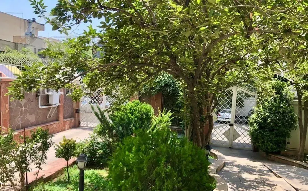 فروش آپارتمان ۱۰۰متر** پارک کوروش