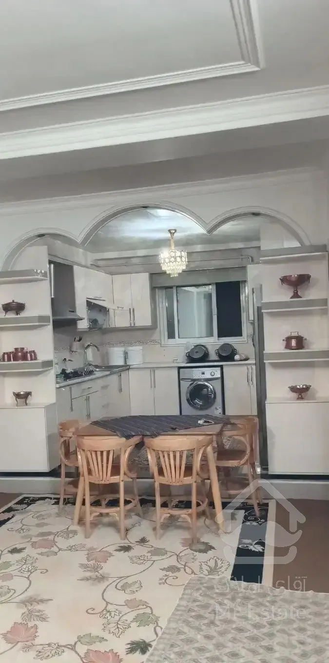 فروش آپارتمان ۹۳متری طبقه ۳ خ تهران