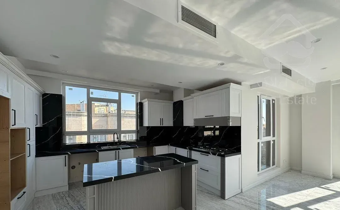 آپارتمان ۱۴۰ متر سه خواب زیر قیمت فوری