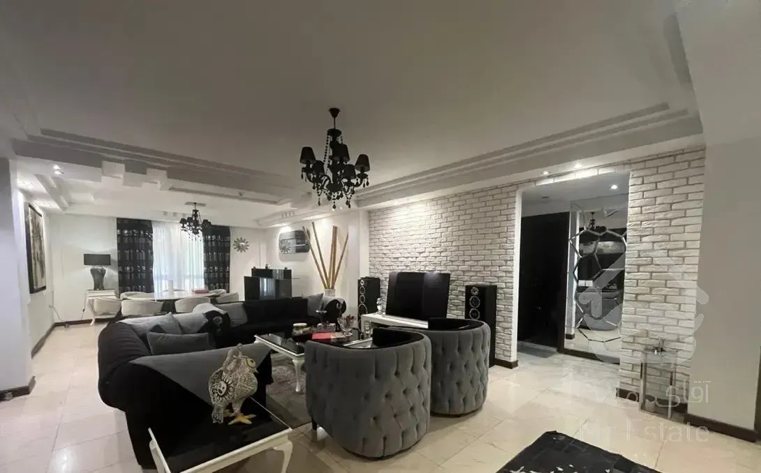 فروش ۱۳۵ متر /تاپ لوکیشن /غرق نور