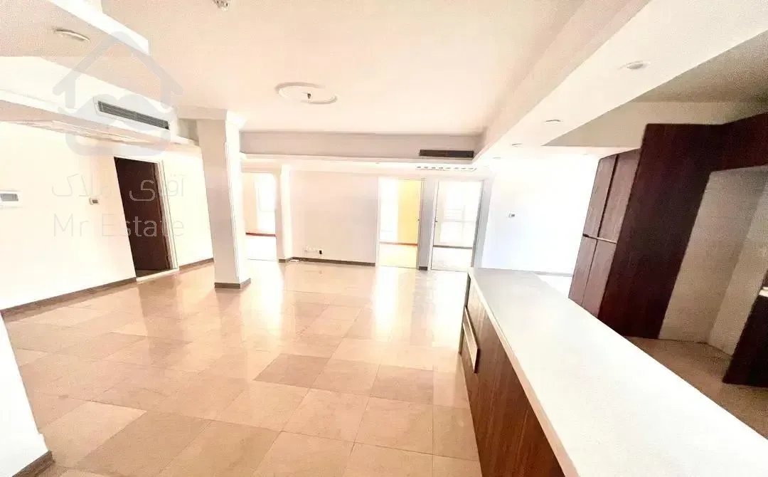 ۱۳۵مترسه خواب ویو ابدی شمال وشرق جنوب مالک فروشنده