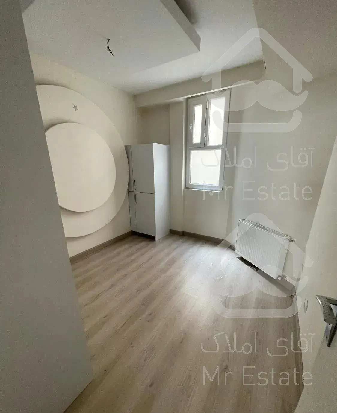 ۹۰متر۲پارکینگ ۴ساله غرب پروین تخلیه