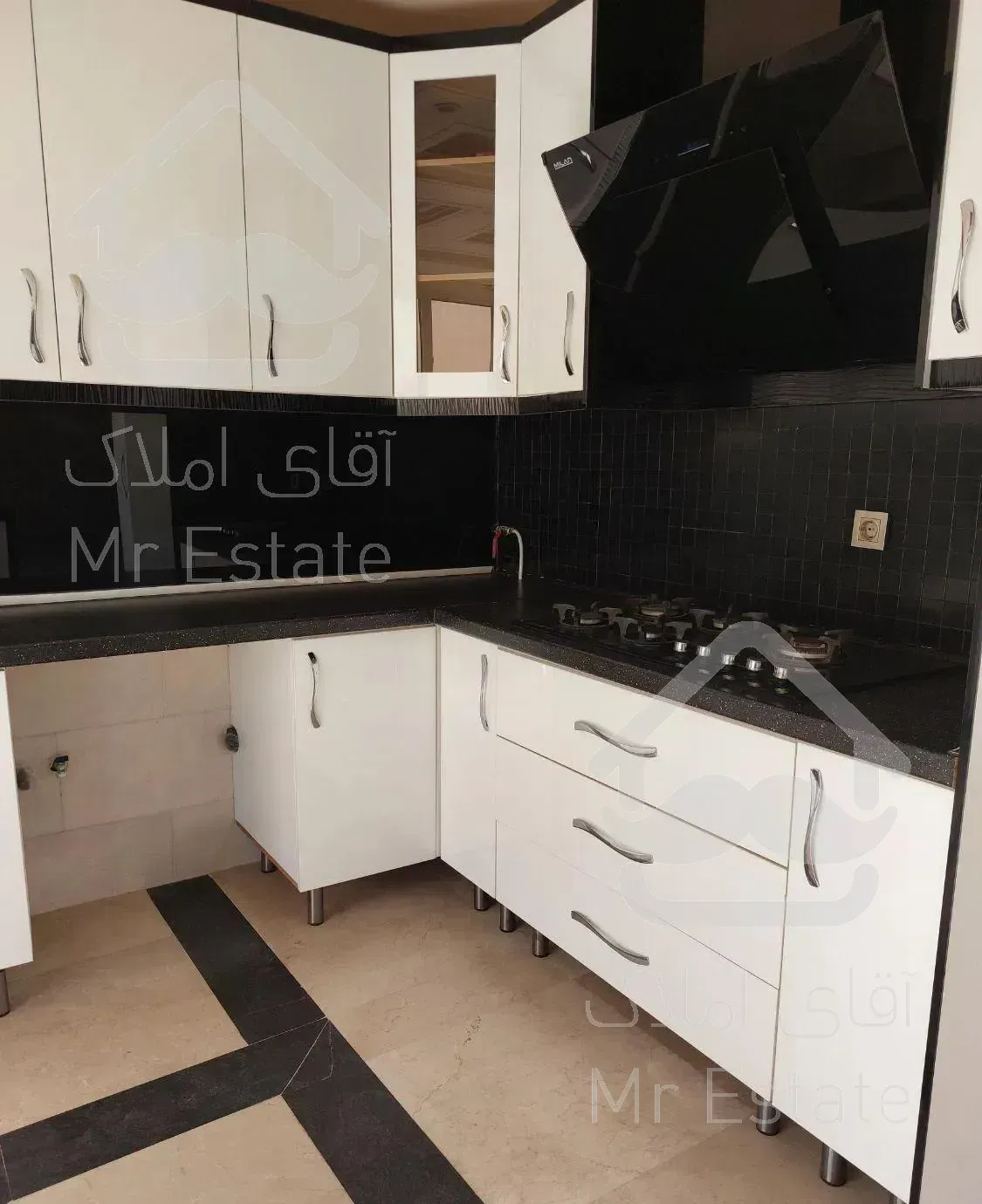 ۲۲۰متر ۴ خواب (در حد نوساز)