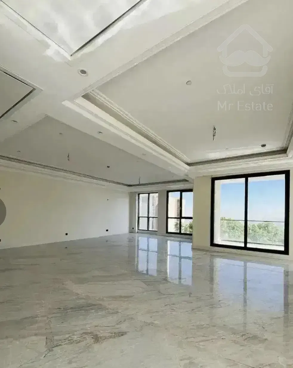 برج بسیار لوکس رزیدنت پاک دریاچه چیتگر ۱۲۵ متر