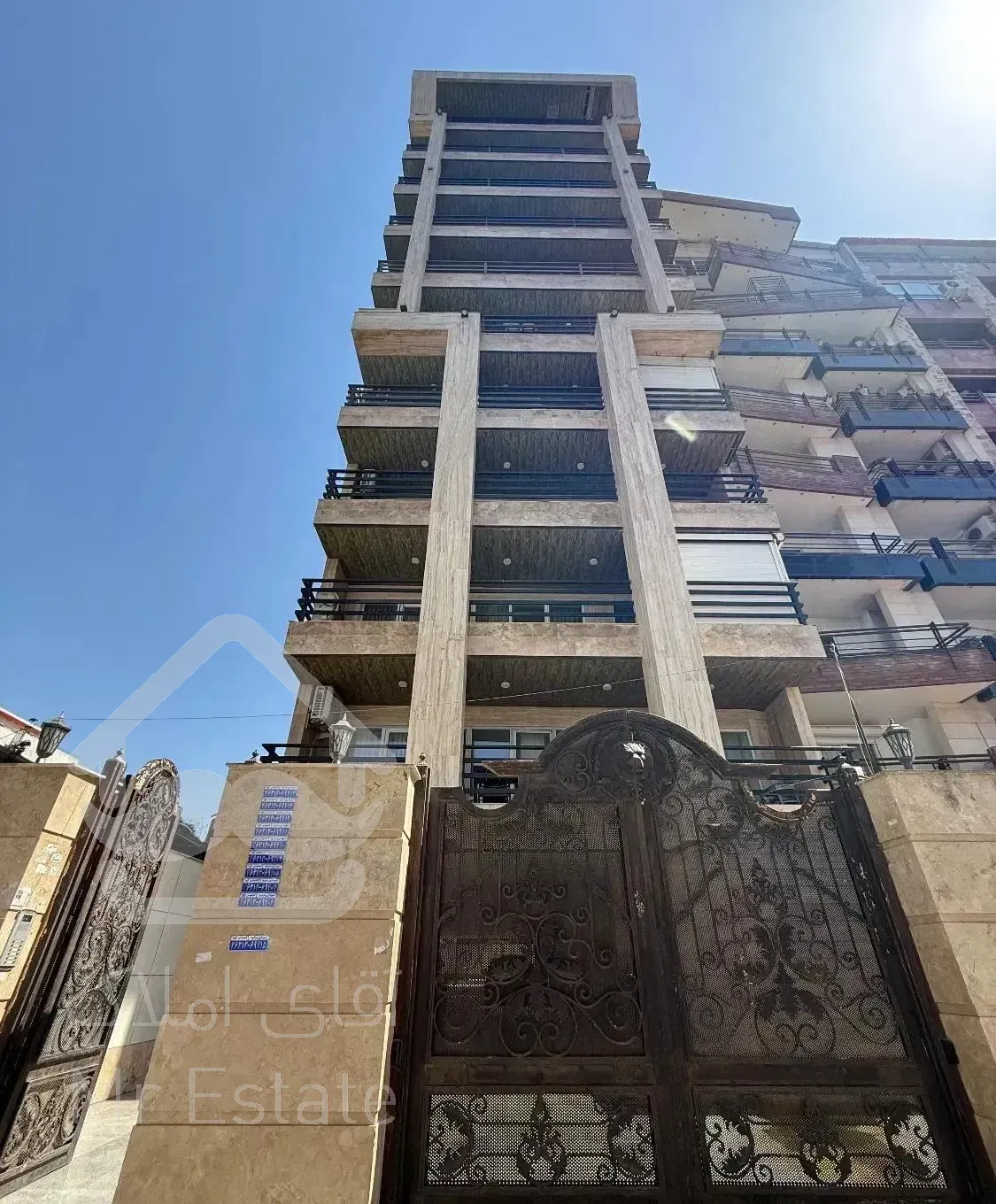 واحد ۲۰۰ متری فرنیش فول هوشمند