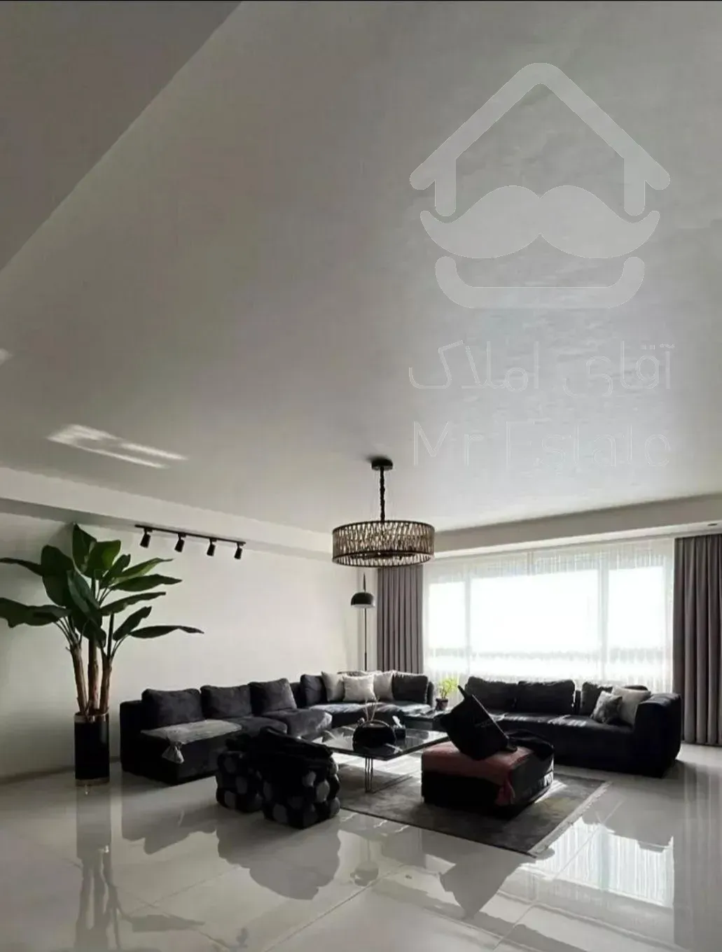 واحد ۹۲ متری در قلب تپنده منطقه ۱۱