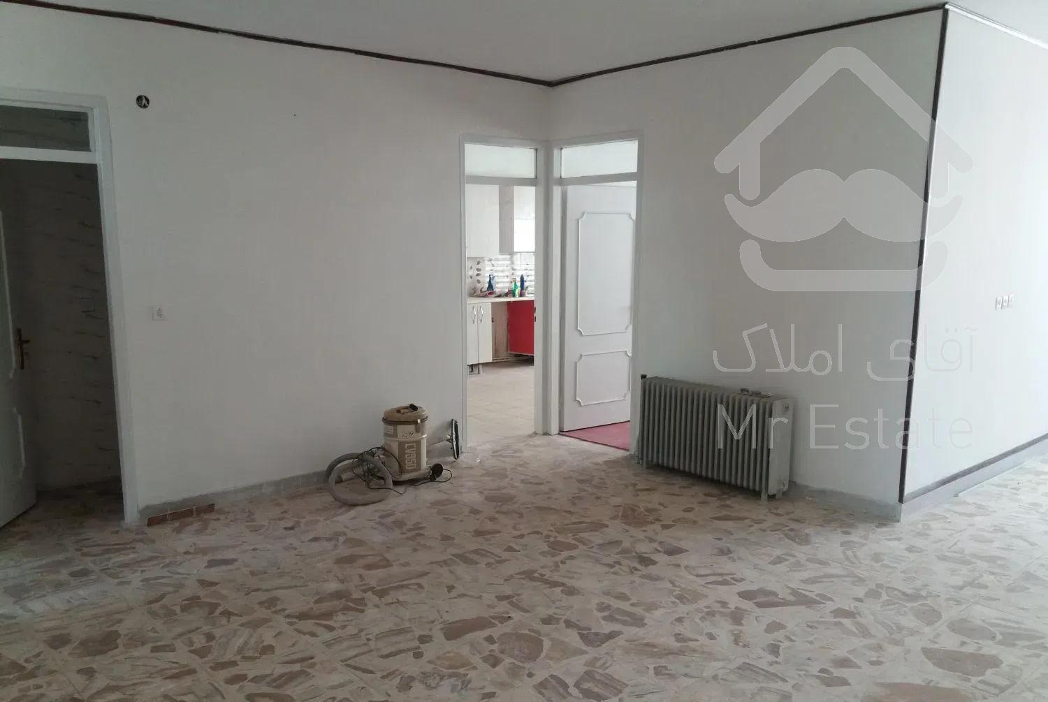 اپارتمان ۴ خوابه ولی عصر بالای زرتست