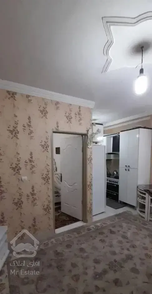 ۵۰ متر / آسانسور