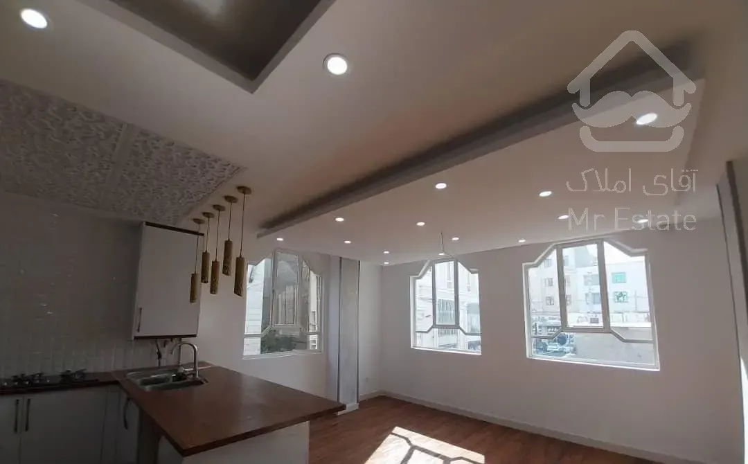 ۵۱مترروبنما+طبقه اول+غرق نور+پارکینگ+سندتکبرگ