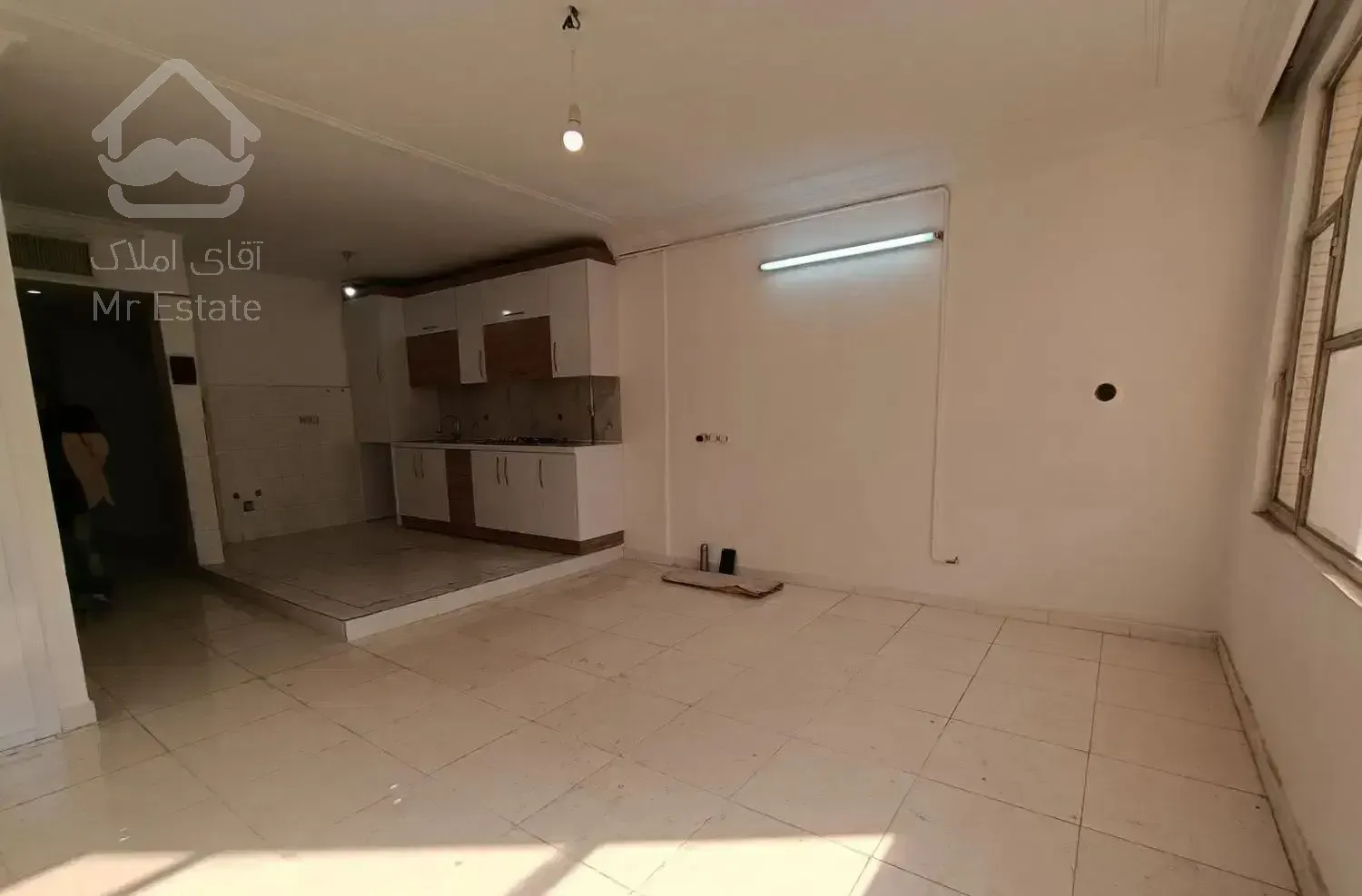 آپارتمان ۷۲ متری/ابتدای اندیشه/شخصی سنددار/طبقه ۲