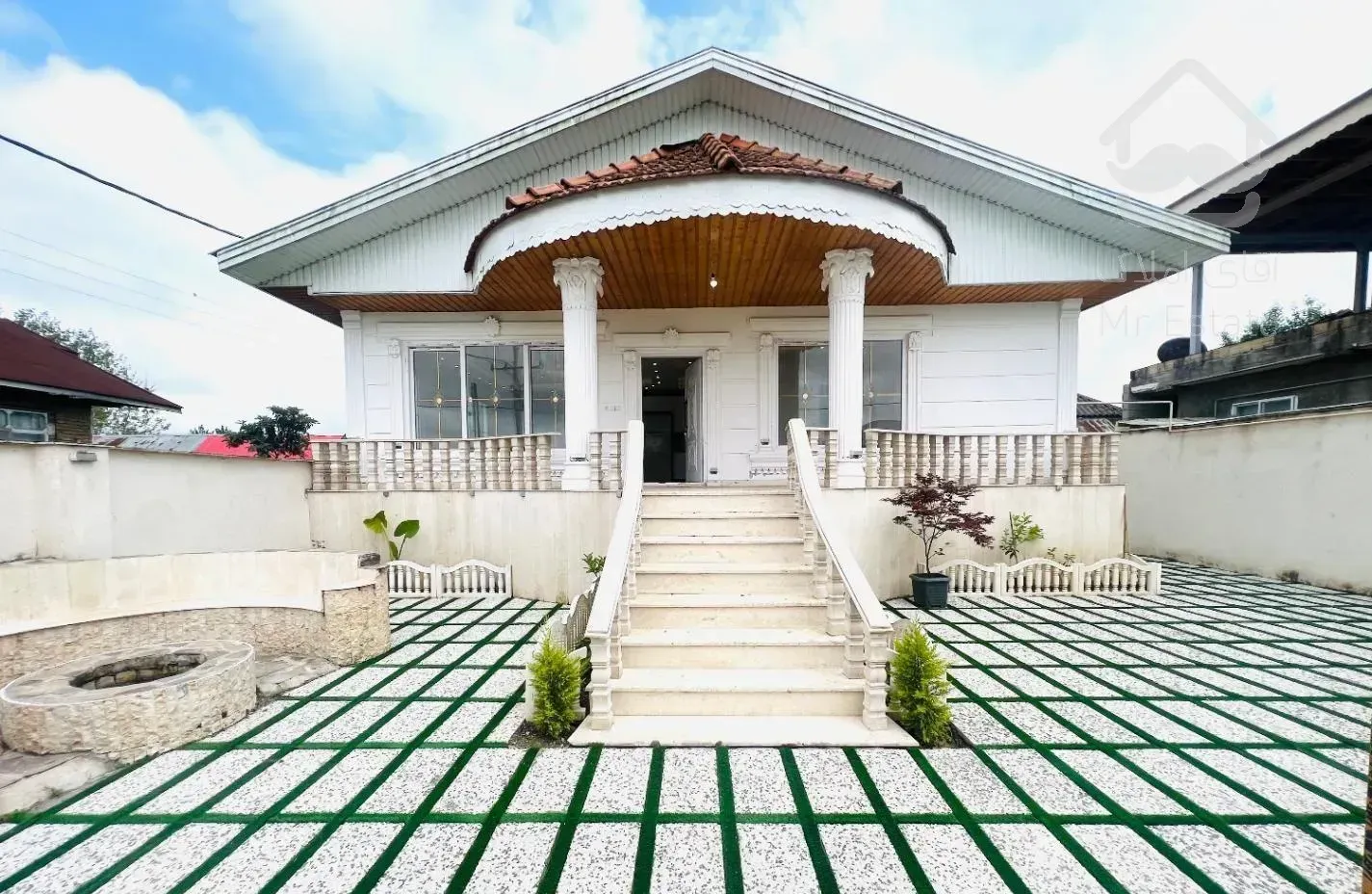 ویلای نوساز 270متری نزدیک شهر سندتکبرگ