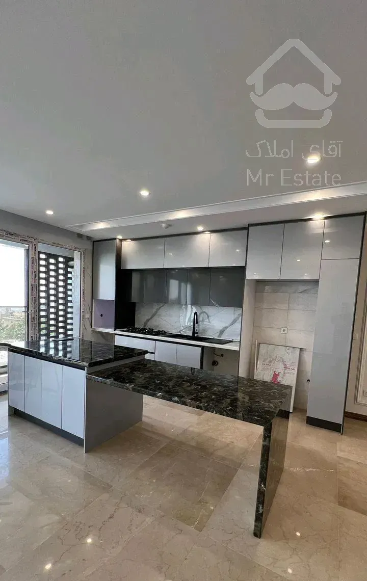 130متری سه خوابه در شهرک نفت/یک ساله