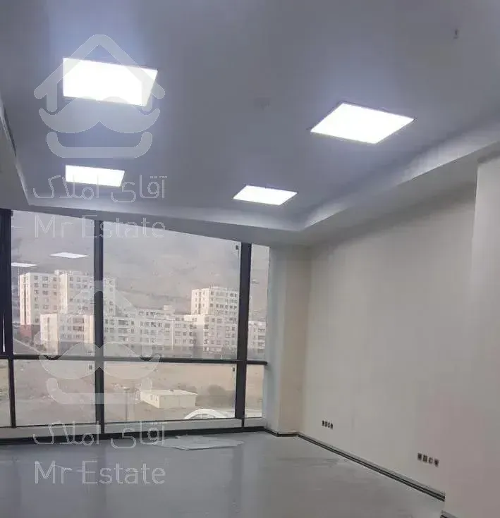 *۷۰ متر سند اداری آکاداسنتر جوار دریاچه چیتگر *