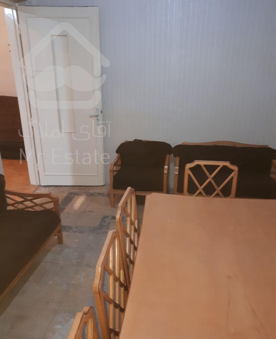 آپارتمان قابل  بنگاه اتومبیل