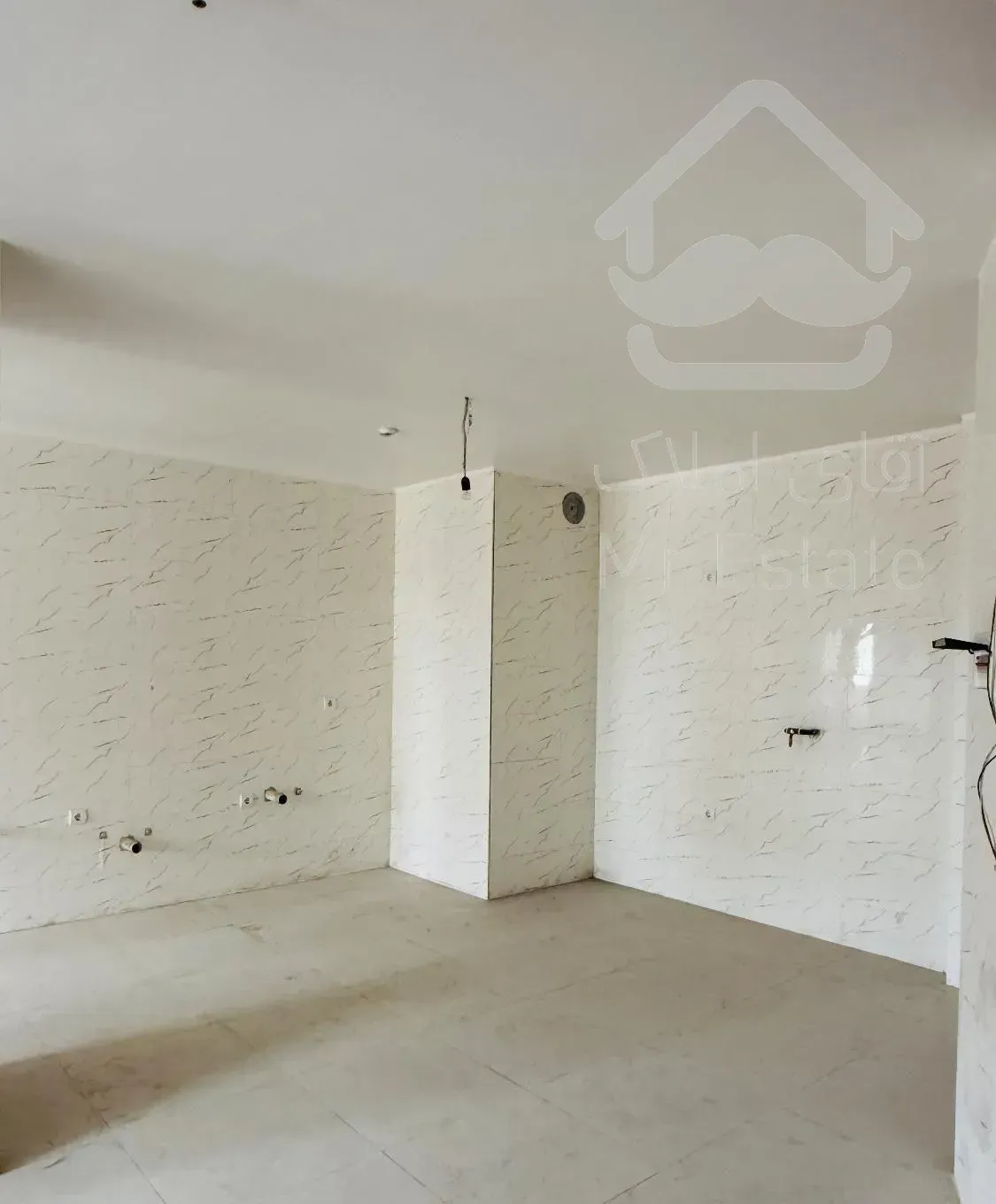 آپارتمان ۱۱۴ متری جنوبی برج رویال