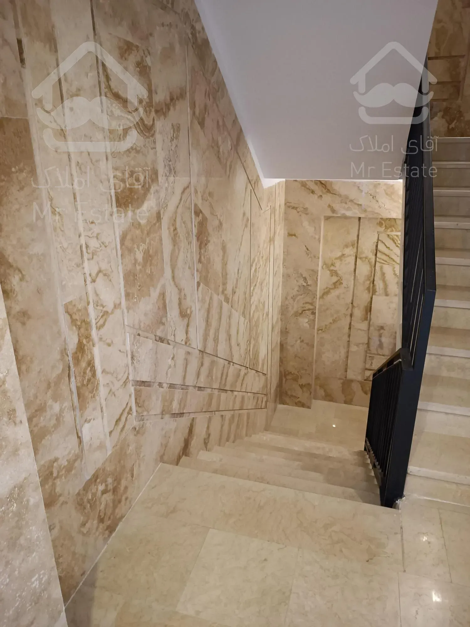 صادقیه ساختمان سند اداری ۳۱۰۰ متر اداری و تجاری یکجا واگذار میگردد