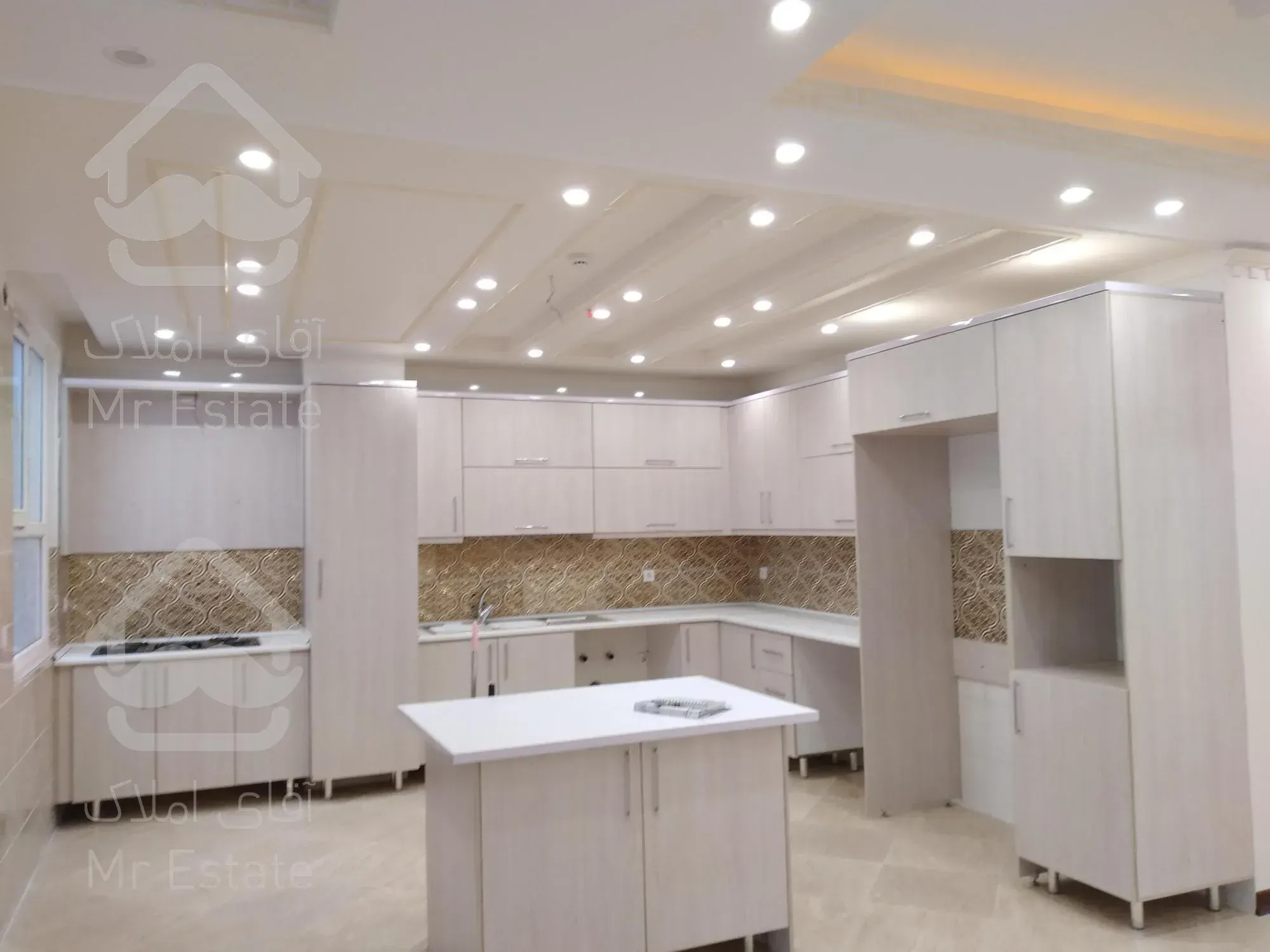 اپارتمان تک واحدی ۱۸۵متری در بلوارفردوس شرق