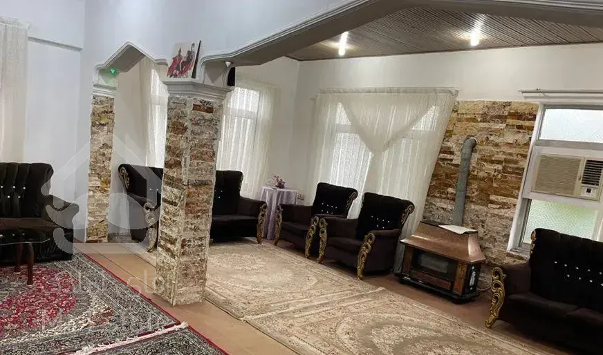 ویلا(خانه قدیمی)۳۱۸مترزمین سنددار