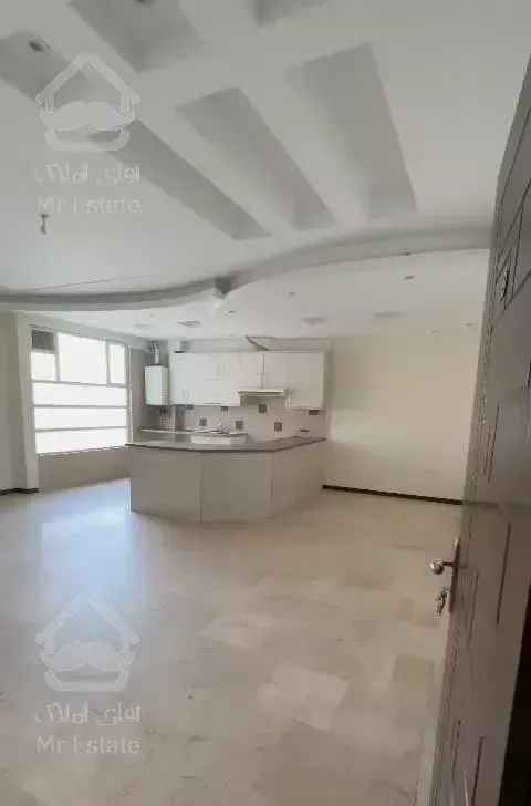 ۶۵ متر / ۱ خواب / ۷ ساله / فول امکانات/ آغمیونی