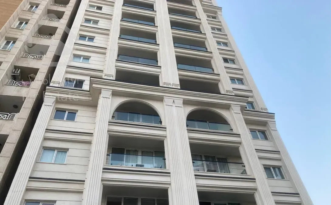 ۱۰۰ متری در برج برند محبوبی/ ویو دریا / فول مشاعات