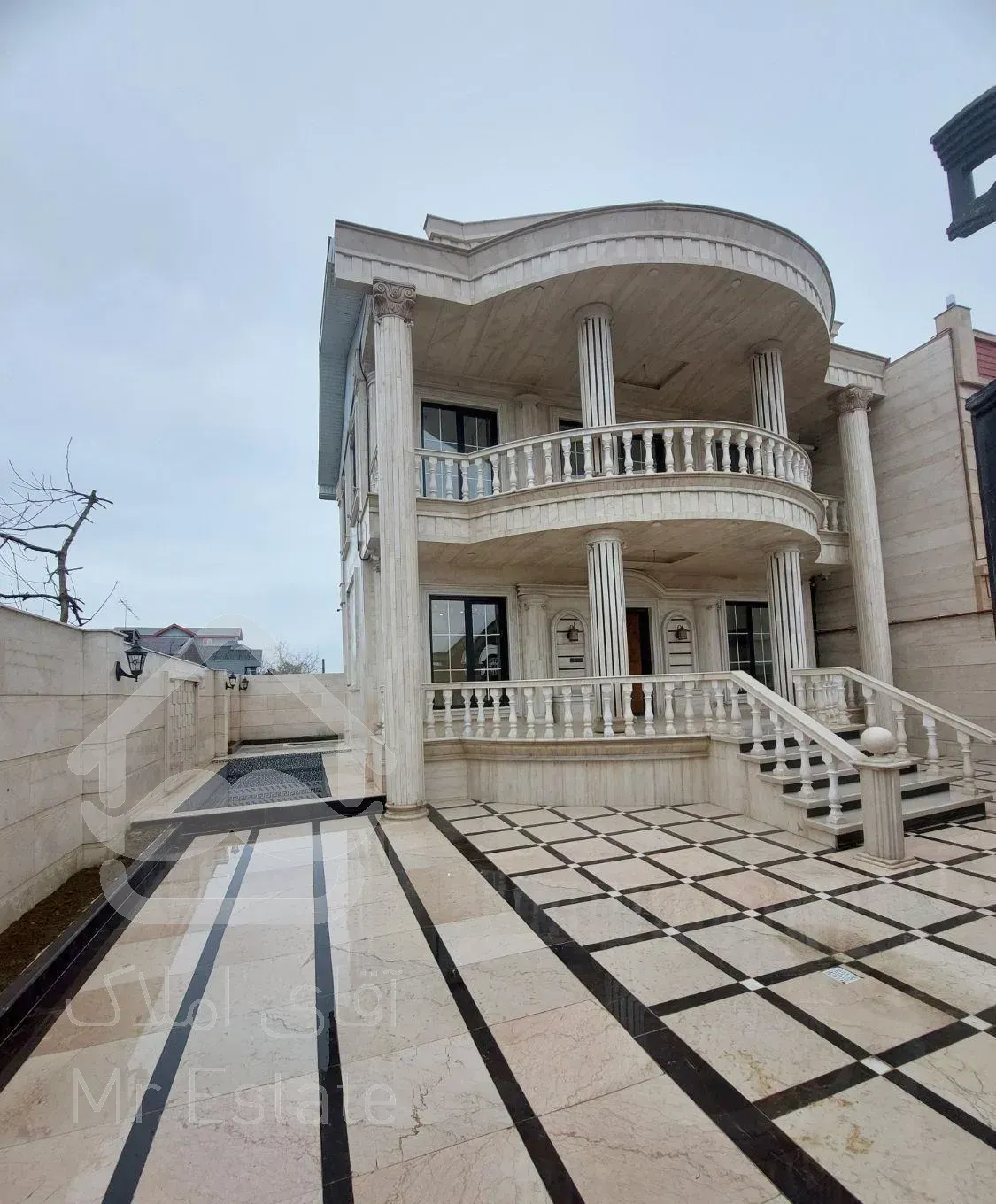 /ویلای سه خواب بااستخر نزدیک به شهر فول امکانات/