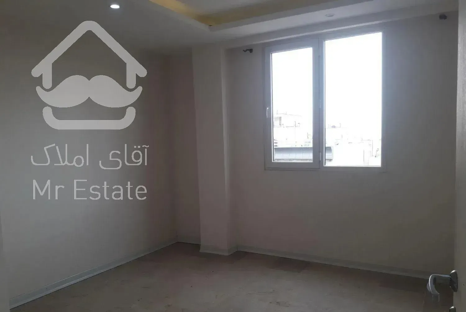 ۹۶متر سه نبش بدون مشرف