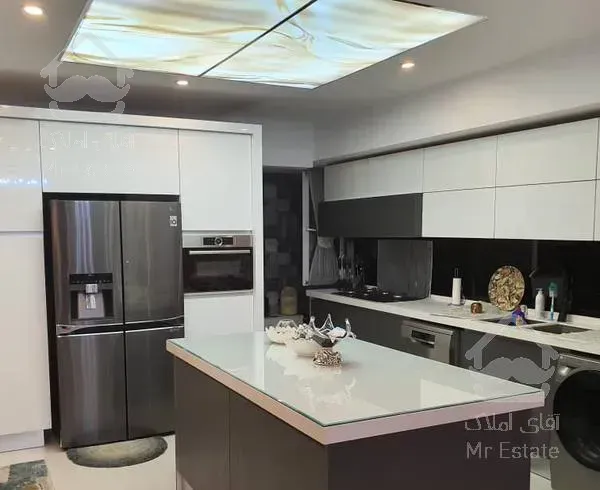 آپارتمان ۲خوابه بالای میدان کاج