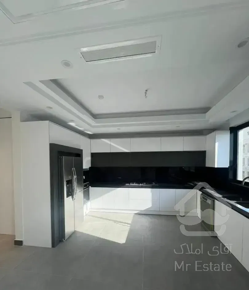 ۱۱۰متر شدیدا نور گیر