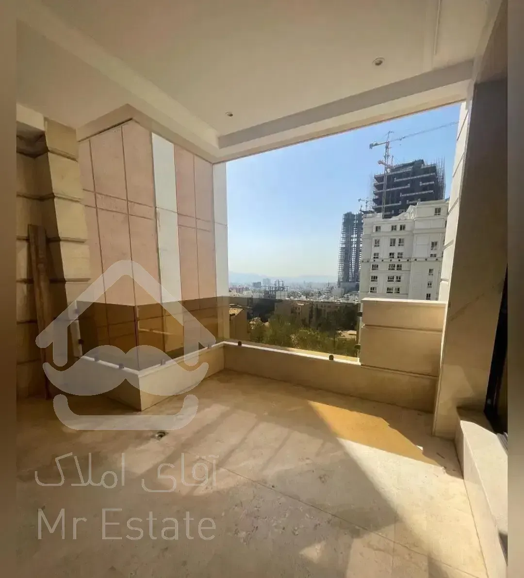 واحد ۲۴۷متر در برج باغ محودیه با دید ابدی