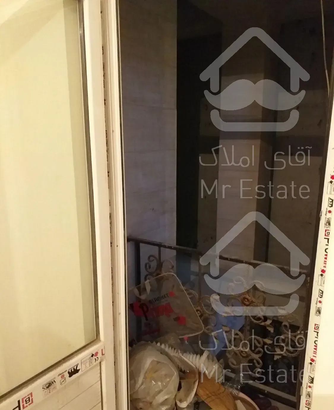 ۶۰متری پارکینگ دارد کولرگازی پکیج