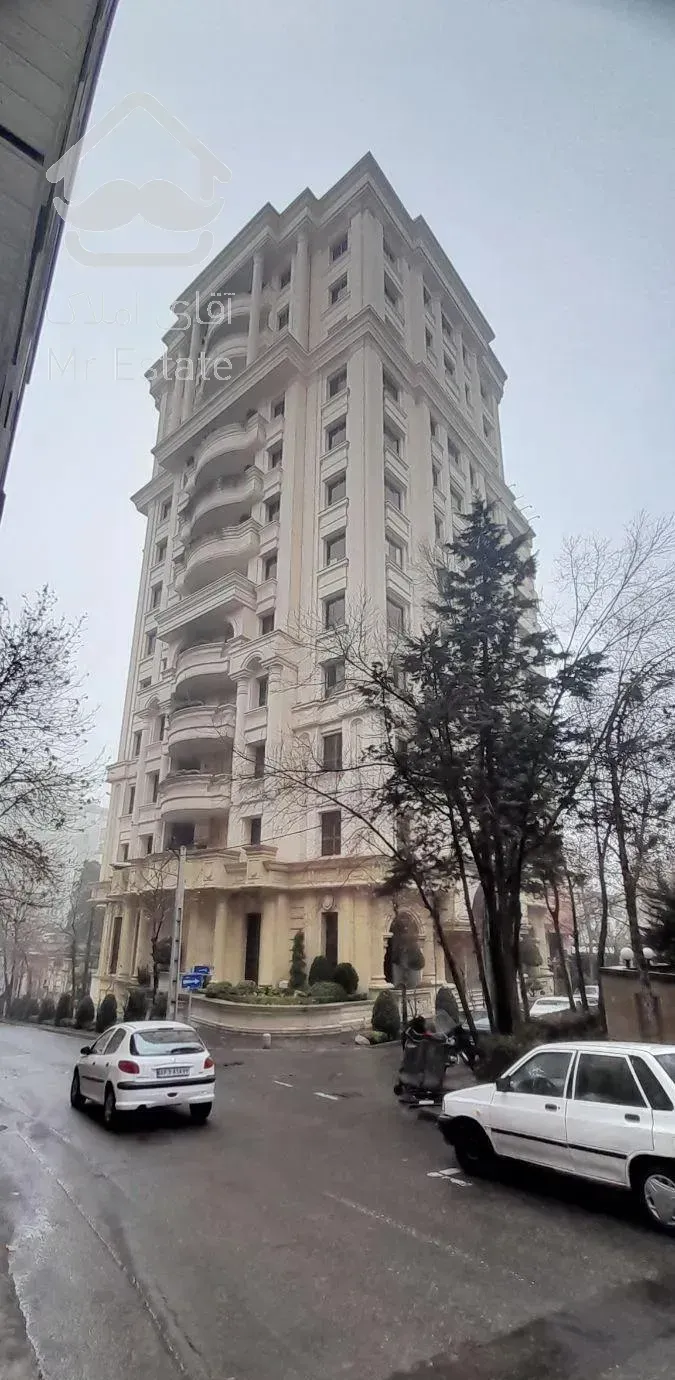 ۲۴۰ متری فرمانیه // نوساز // تک واحدی