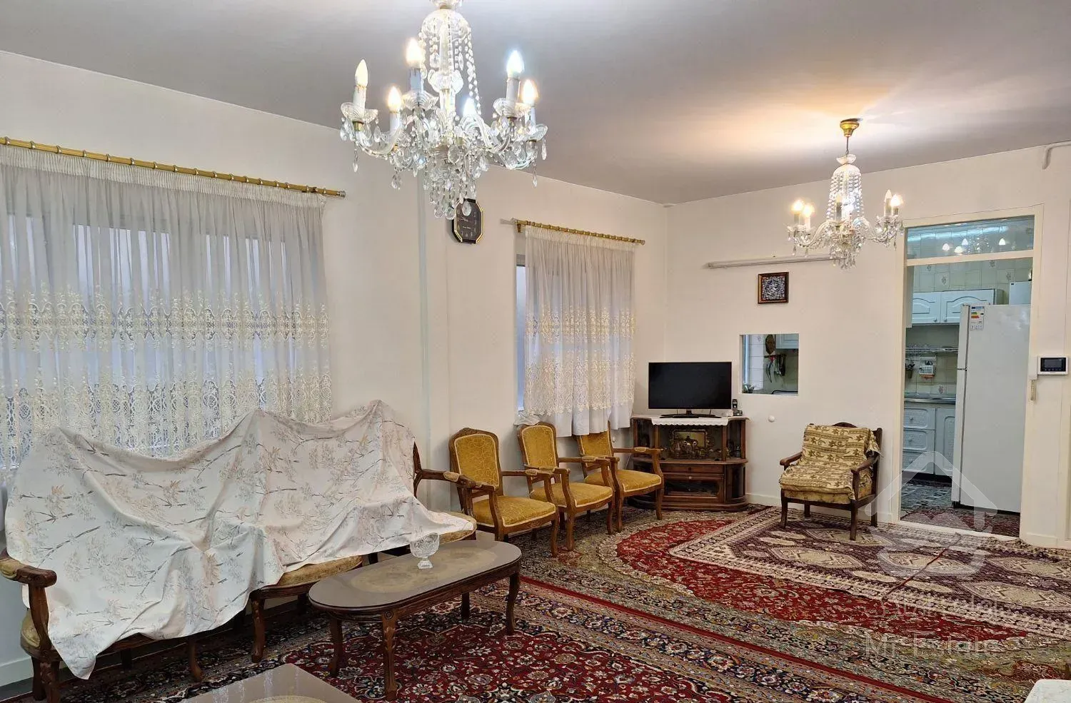 آپارتمان ۹۵ متر ۲ خواب/ تک واحدی/ رو به آفتاب